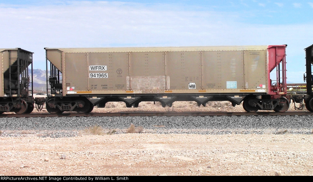 EB Unit Empty Hooper Frt at Erie NV  07-28-2022 -19